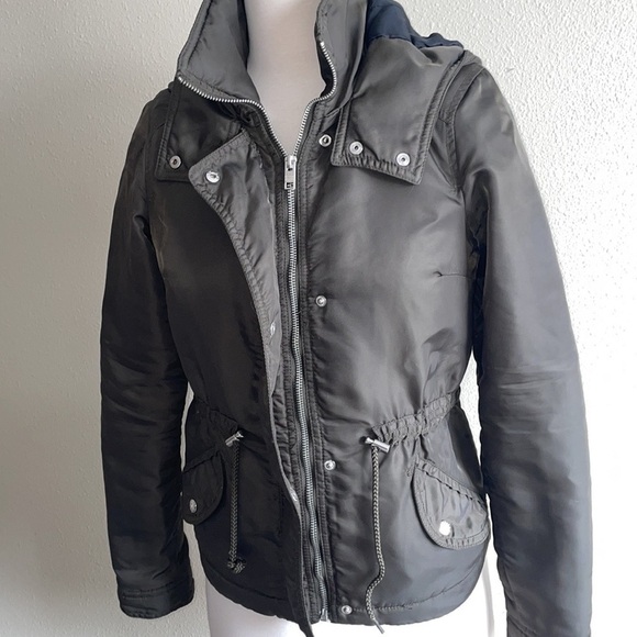 DIVIDED by H&M women’s olive drawstring waist jacket in size 4 - Picture 9 of 12